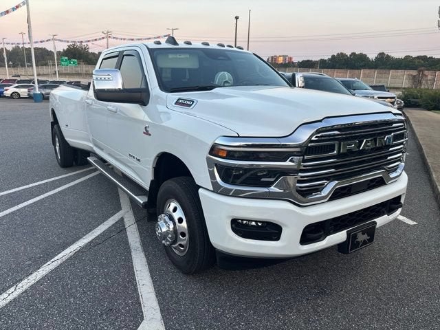 2025 RAM 3500 Laramie Crew Cab 4x4 8' Box