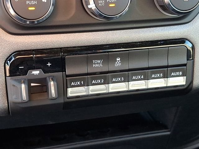 2024 RAM 2500 Tradesman Regular Cab 4x4 8' Box