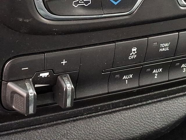 2018 RAM 2500 SLT Crew Cab 4x4 8' Box