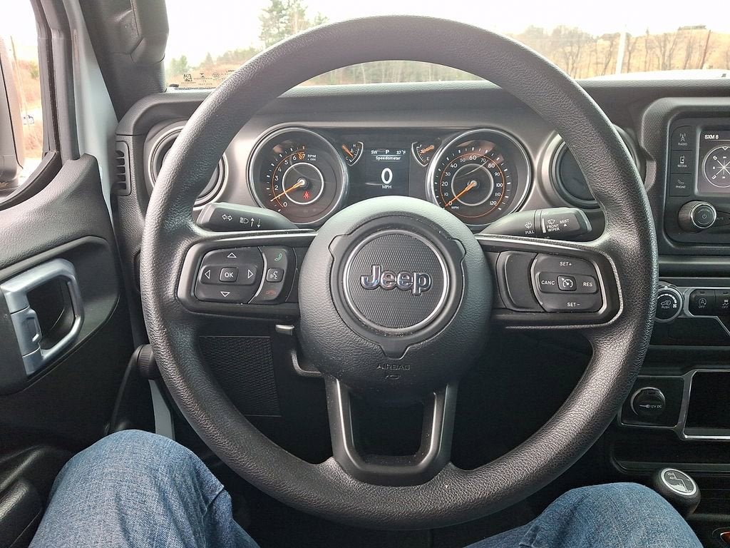 2021 Jeep Gladiator Willys Sport