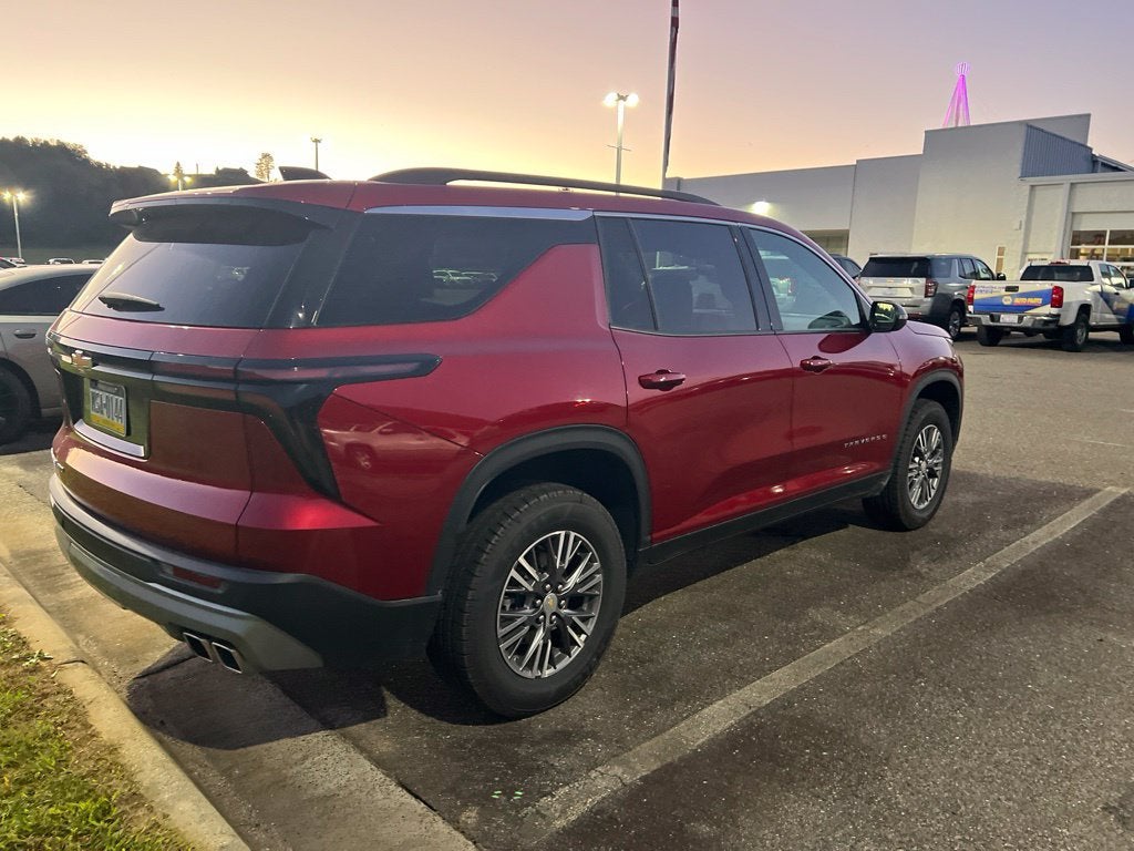 2025 Chevrolet Traverse LT