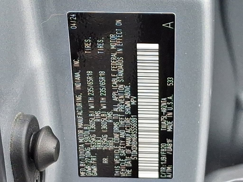 2024 Toyota Highlander LE