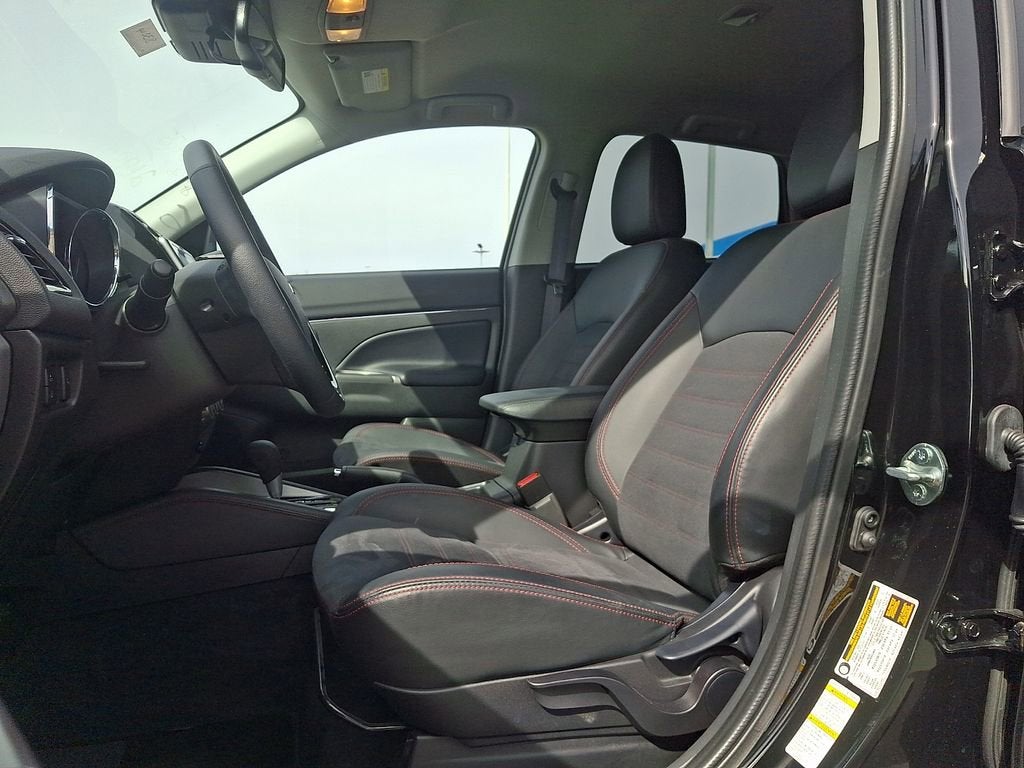 2025 Mitsubishi Outlander Sport S