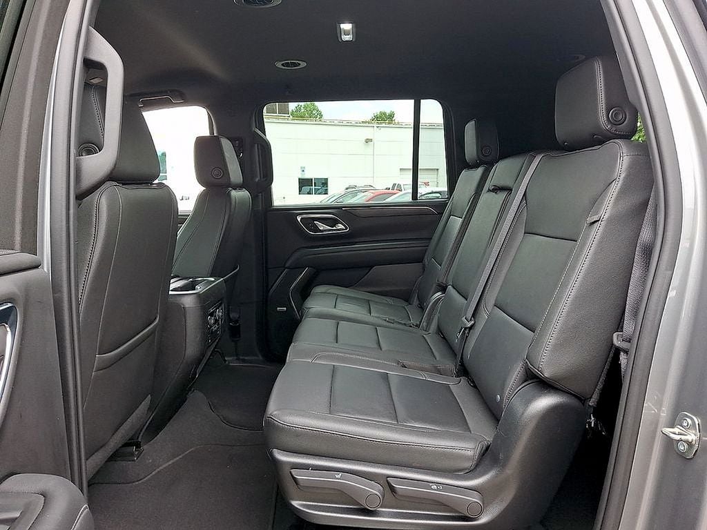 2023 Chevrolet Suburban LT