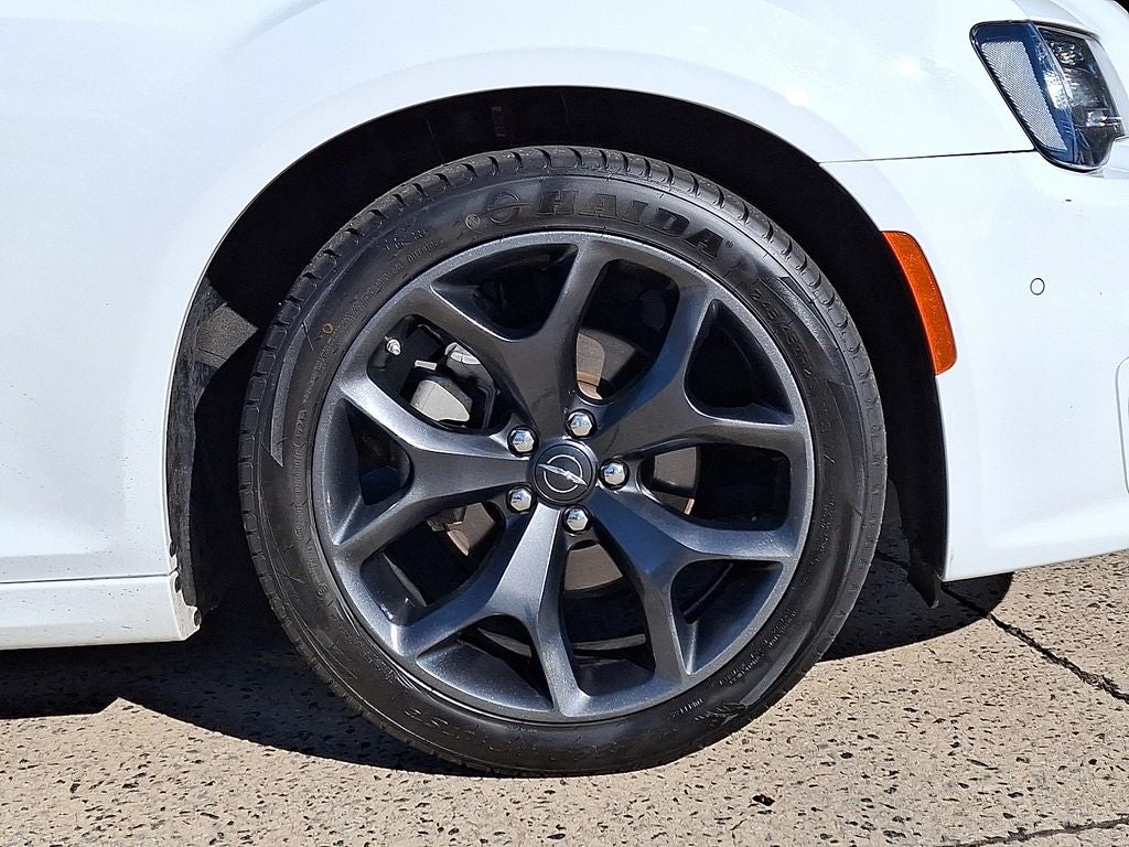 2023 Chrysler 300 Touring