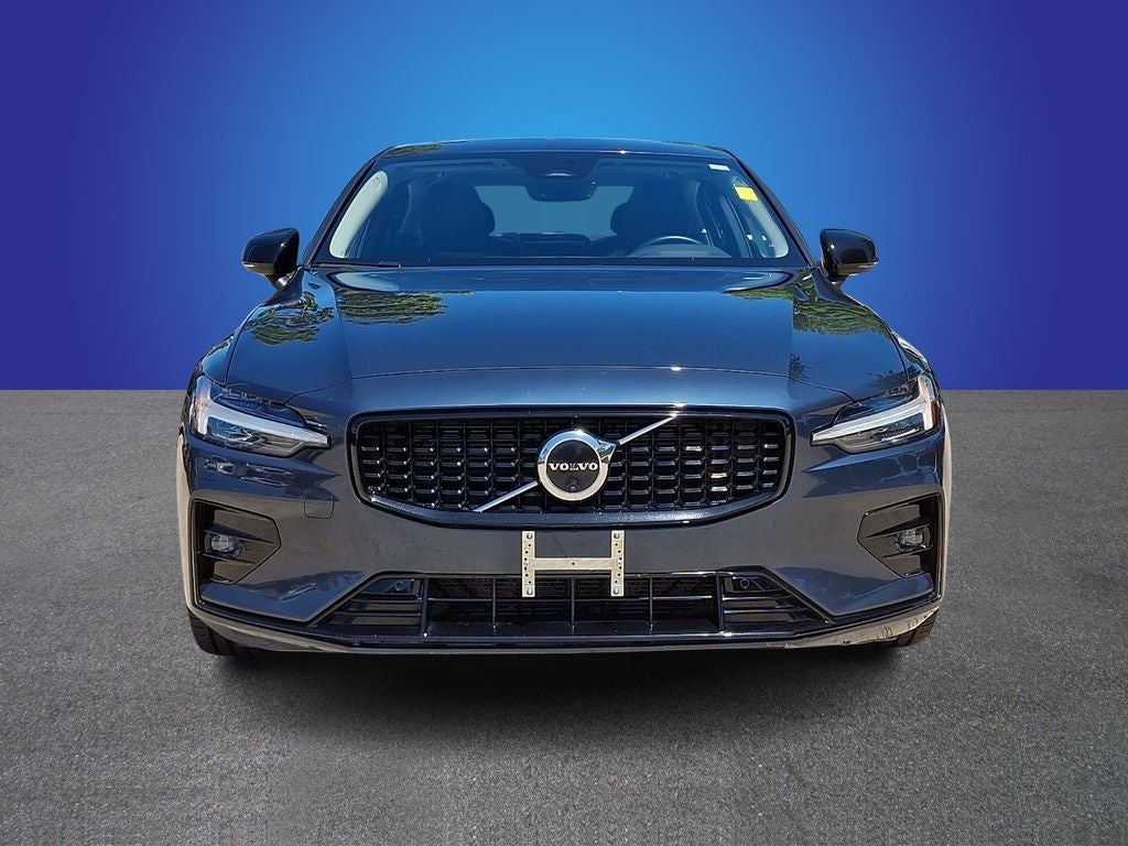 2024 Volvo S60 B5 Plus Dark Theme