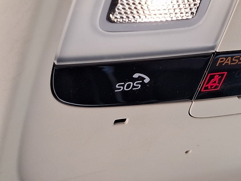 2024 Volvo S60 B5 Plus Dark Theme