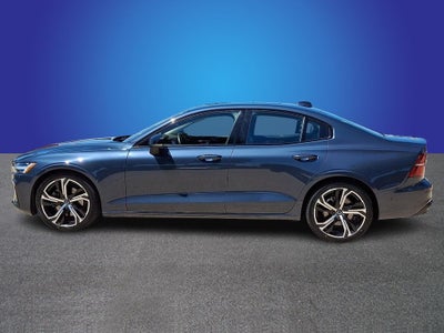2024 Volvo S60 B5 Plus Dark Theme