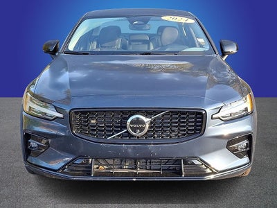 2024 Volvo S60 B5 Plus Dark Theme