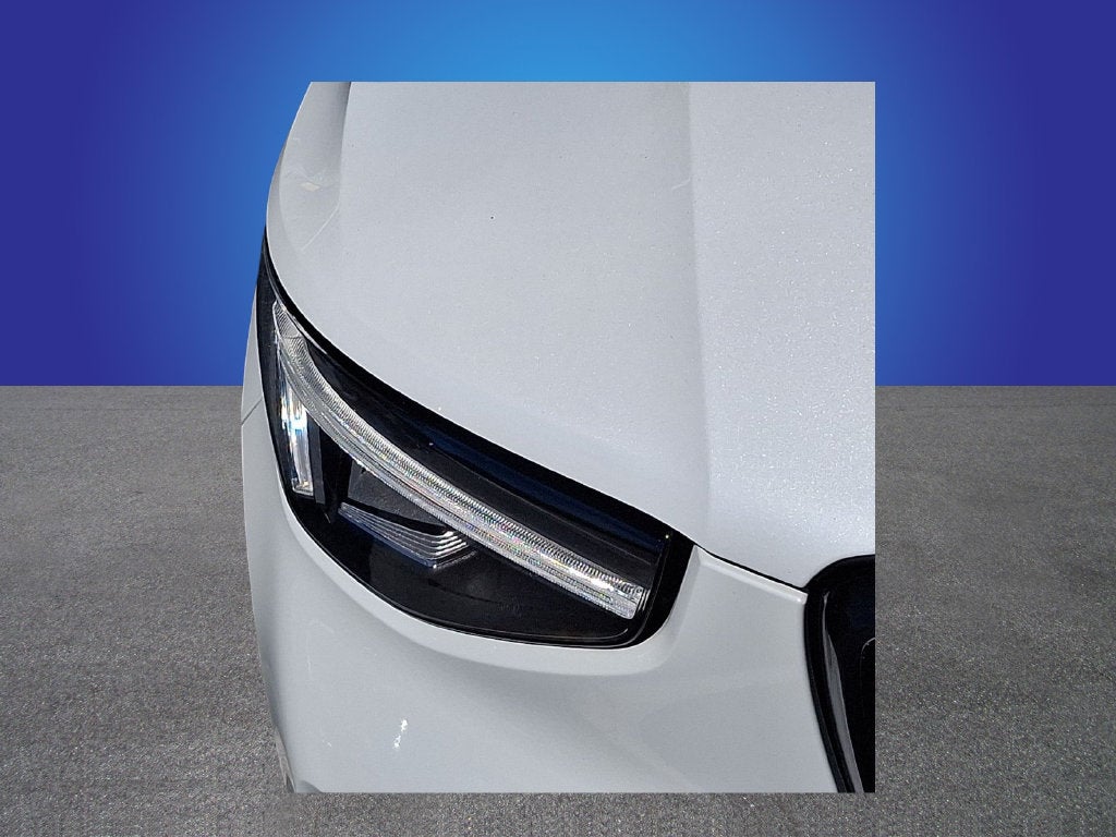2024 Volvo XC40 B5 Plus Dark Theme