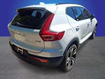 2024 Volvo XC40 B5 Plus Dark Theme
