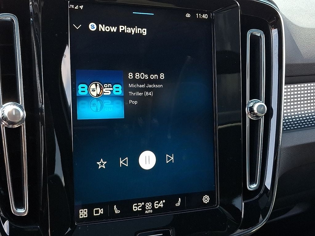 2024 Volvo XC40 B5 Plus Dark Theme