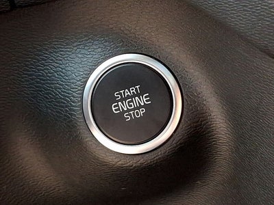 2024 Volvo XC40 B5 Plus Dark Theme