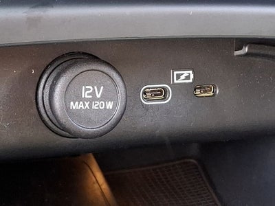 2024 Volvo XC40 B5 Plus Dark Theme