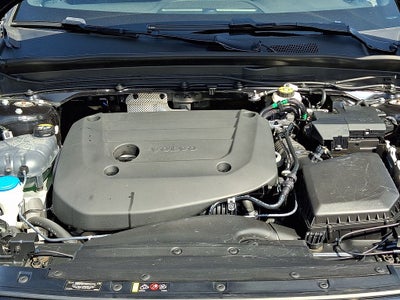 2024 Volvo XC40 B5 Plus Dark Theme