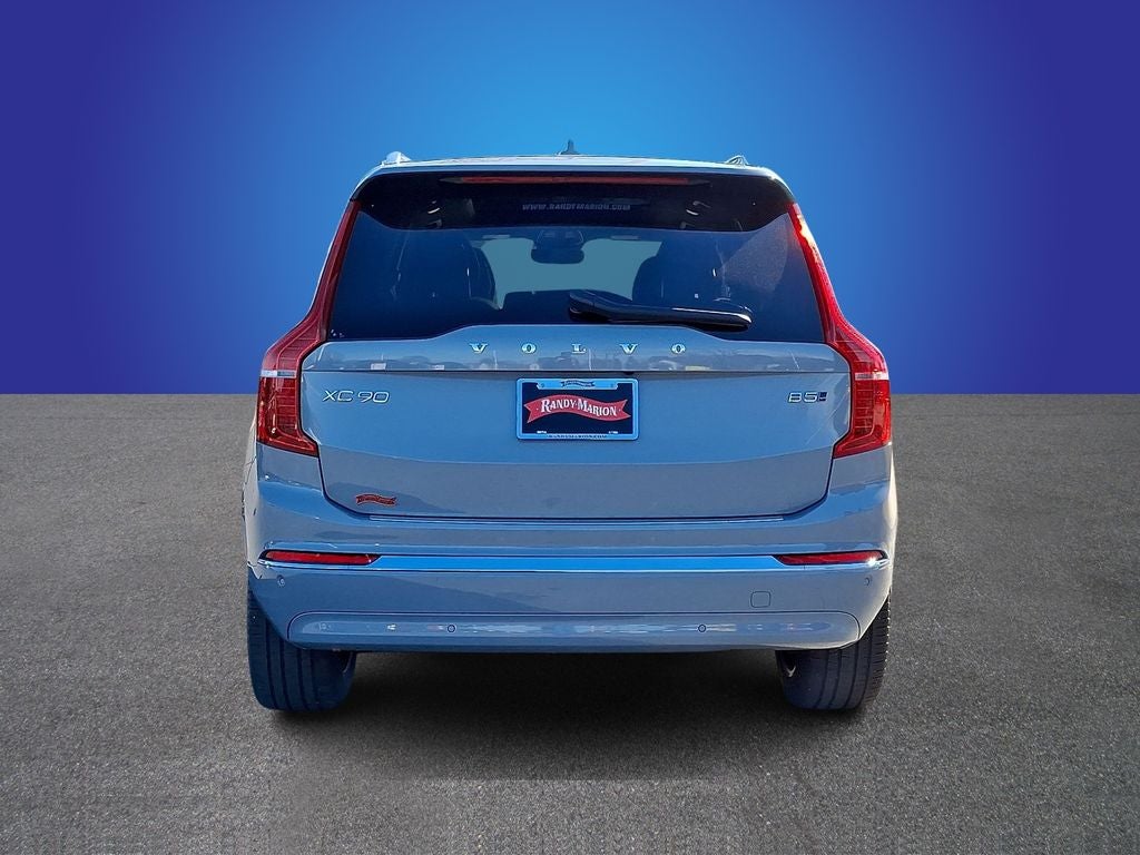 2025 Volvo XC90 B5 Plus