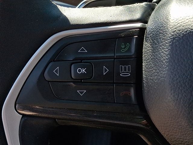 2022 Jeep Grand Cherokee Laredo 4x4