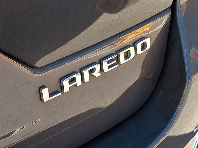 2022 Jeep Grand Cherokee Laredo 4x4