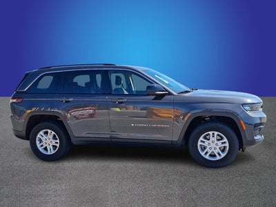 2022 Jeep Grand Cherokee Laredo 4x4