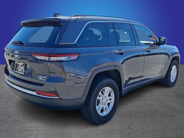 2022 Jeep Grand Cherokee Laredo 4x4