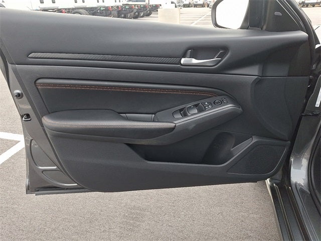 2022 Nissan Altima SR FWD