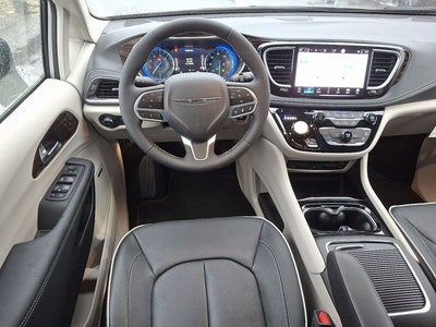 2023 Chrysler Pacifica Limited AWD