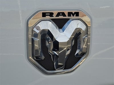 2022 RAM 2500 Tradesman Crew Cab 4x4 6'4' Box
