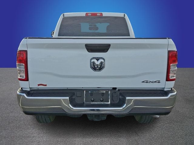 2022 RAM 2500 Tradesman Crew Cab 4x4 6'4' Box