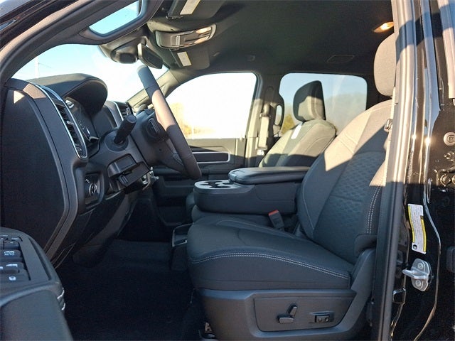 2025 RAM 2500 Big Horn Crew Cab 4x4 6'4' Box