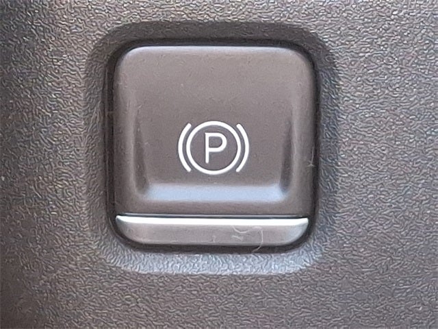 2023 Chevrolet Silverado 1500 4WD Crew Cab Short Bed ZR2