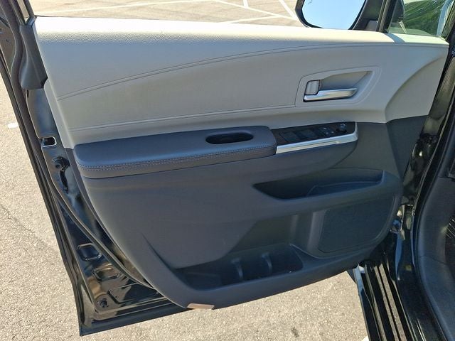 2024 Toyota Sienna XLE 8 Passenger