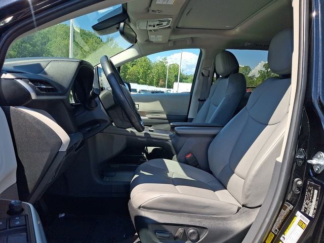 2024 Toyota Sienna XLE 8 Passenger
