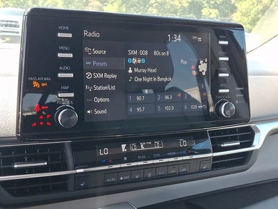 2024 Toyota Sienna XLE 8 Passenger