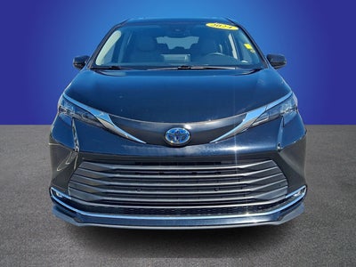 2024 Toyota Sienna XLE 8 Passenger