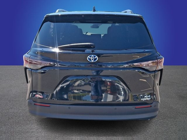 2024 Toyota Sienna XLE 8 Passenger