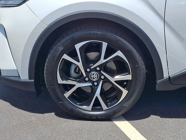 2022 Toyota C-HR XLE